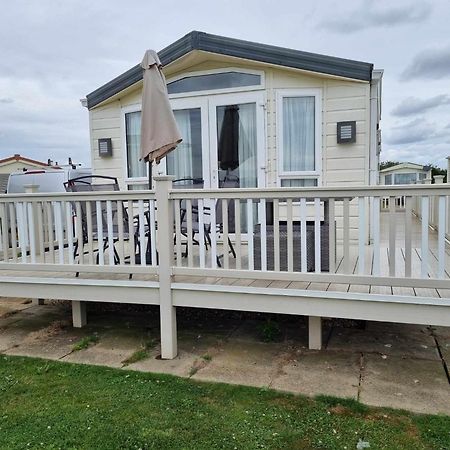 6 Berth Deluxe Ml7 On The Golden Palm Hotel Chapel Saint Leonards Exterior foto