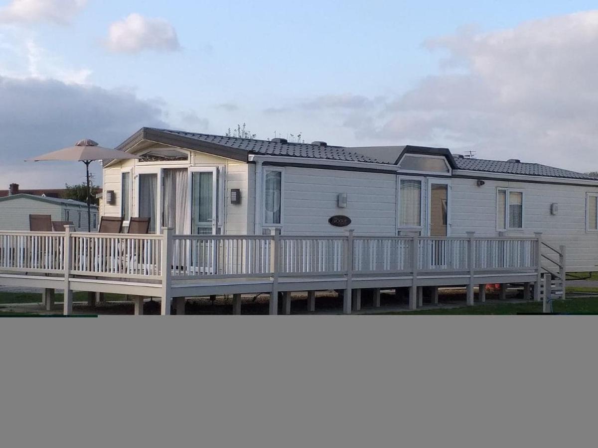 6 Berth Deluxe Ml7 On The Golden Palm Hotel Chapel Saint Leonards Exterior foto