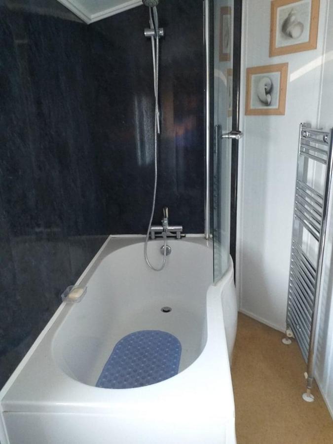6 Berth Deluxe Ml7 On The Golden Palm Hotel Chapel Saint Leonards Exterior foto