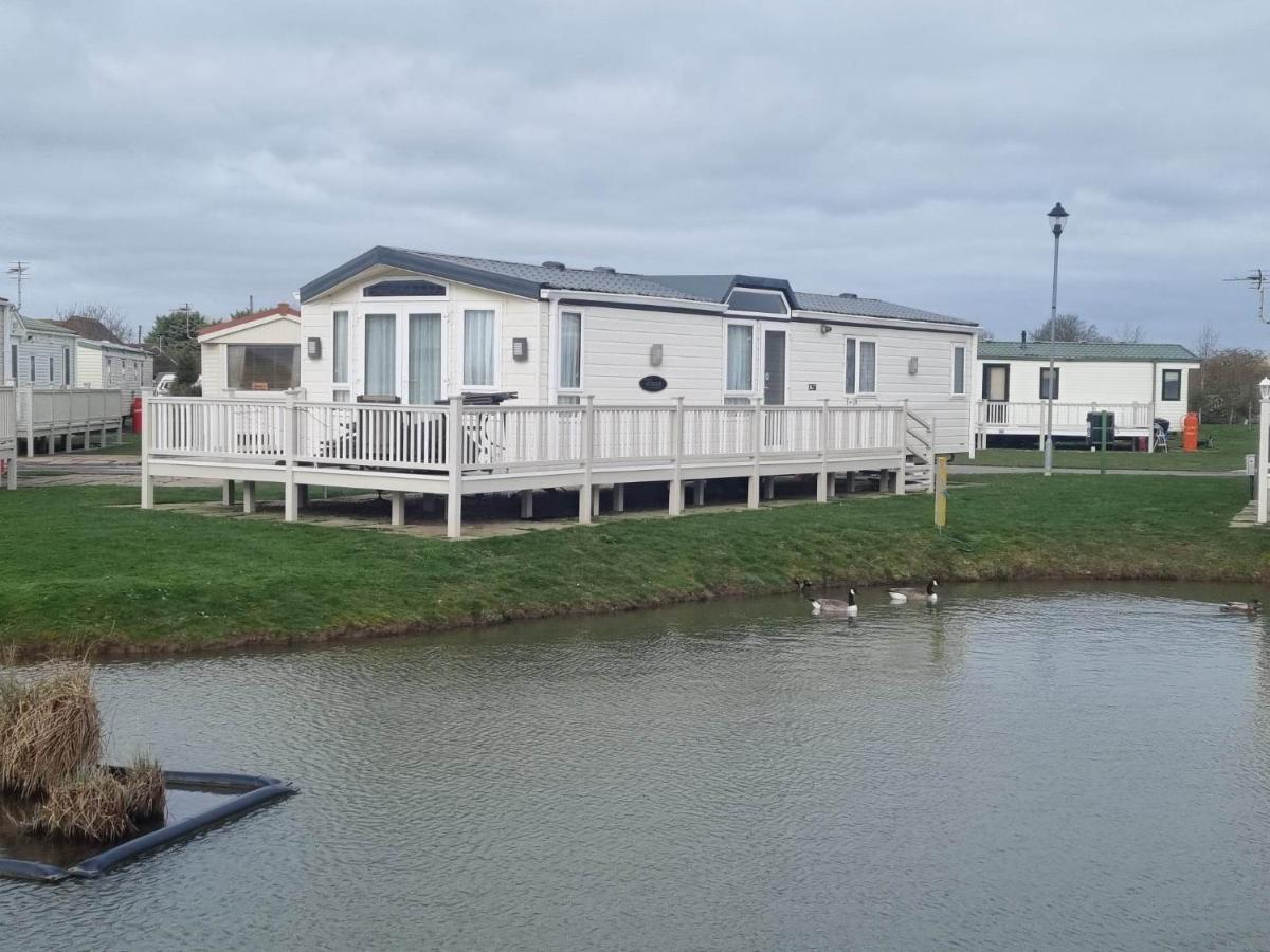 6 Berth Deluxe Ml7 On The Golden Palm Hotel Chapel Saint Leonards Exterior foto